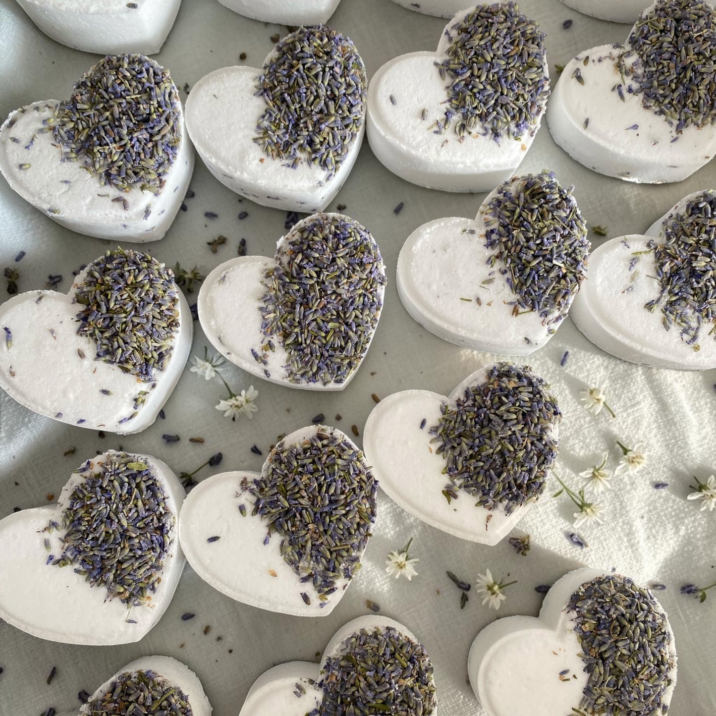 Natural Bath Bomb ( Approx. 100g)/Handmade Botanical Bath Fizzers.